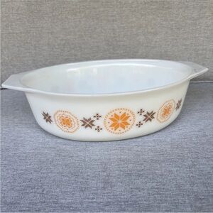 Vintage Pyrex Town and Country Casserole dish